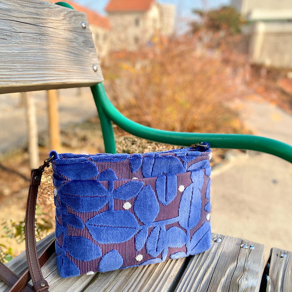 亥之吉 ファスナーポシェット「モケットはっぱドット」　