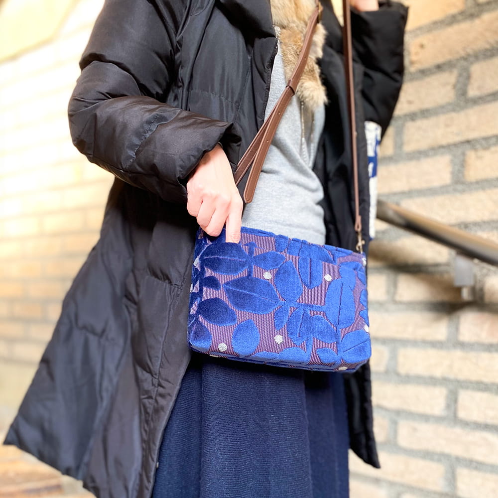 亥之吉 ファスナーポシェット「モケットはっぱドット」　