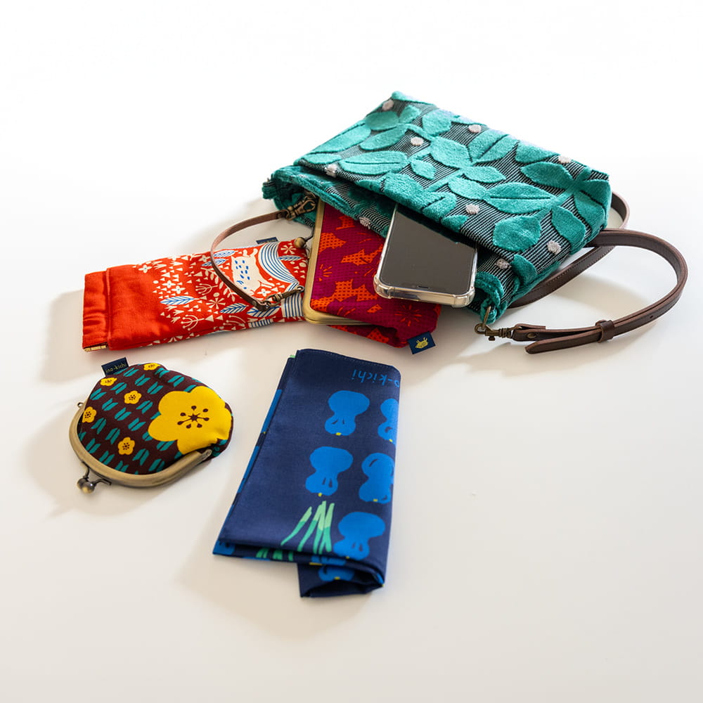 亥之吉 ファスナーポシェット「モケットはっぱドット」　