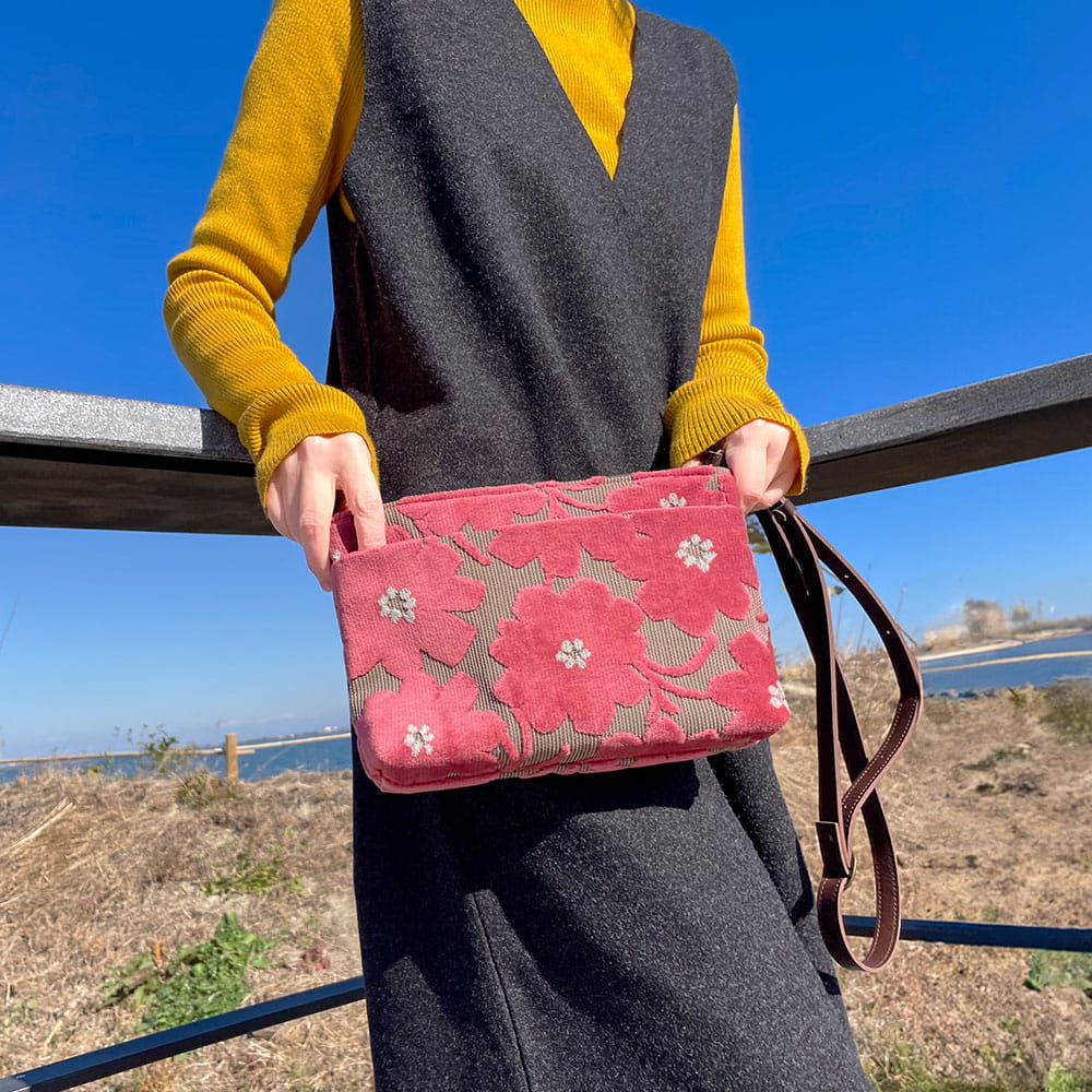 亥之吉 ファスナーポシェット「モケットマーガレット」　