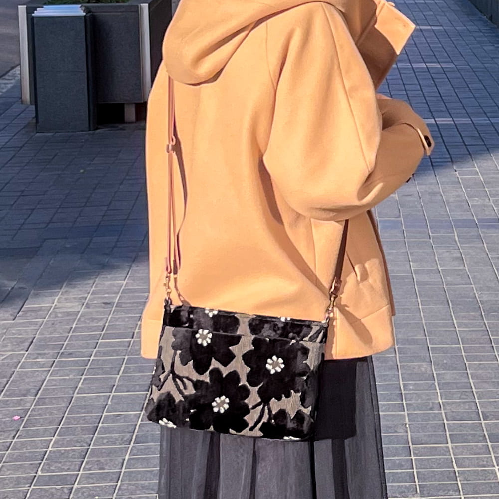 亥之吉 ファスナーポシェット「モケットマーガレット」　