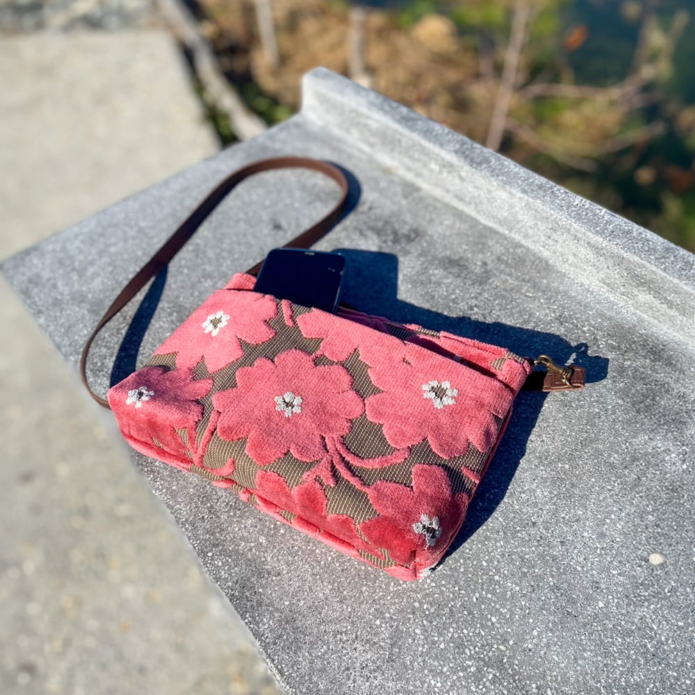 亥之吉 ファスナーポシェット「モケットマーガレット」　