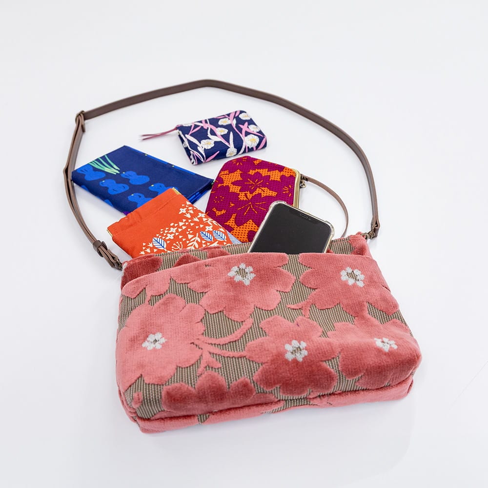 亥之吉 ファスナーポシェット「モケットマーガレット」　