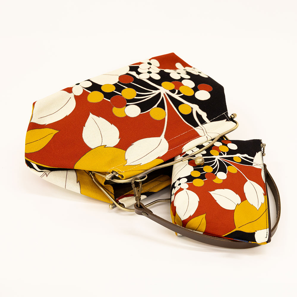 ファスナーポーチ「やまのみ あかちゃ」