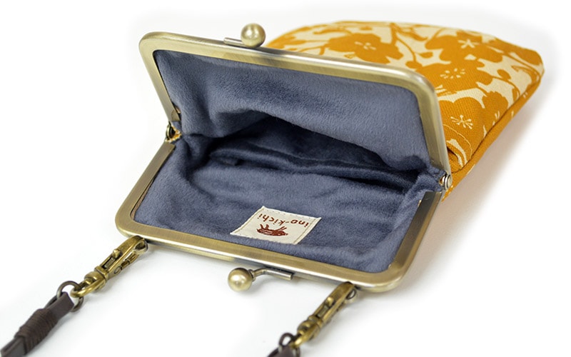 スマホポーチ だるまさんがころんだ｜亥之吉 by 京美染色株式会社