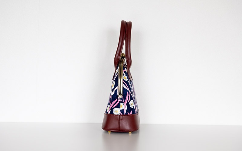 手捺染 シルク2wayがま口バッグ [ゆらりすいせん]