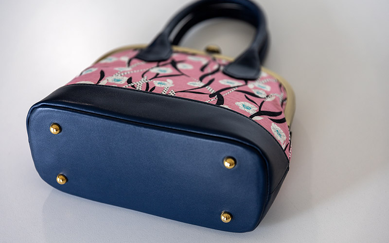 手捺染 シルク2wayがま口バッグ [ゆらりすいせん]