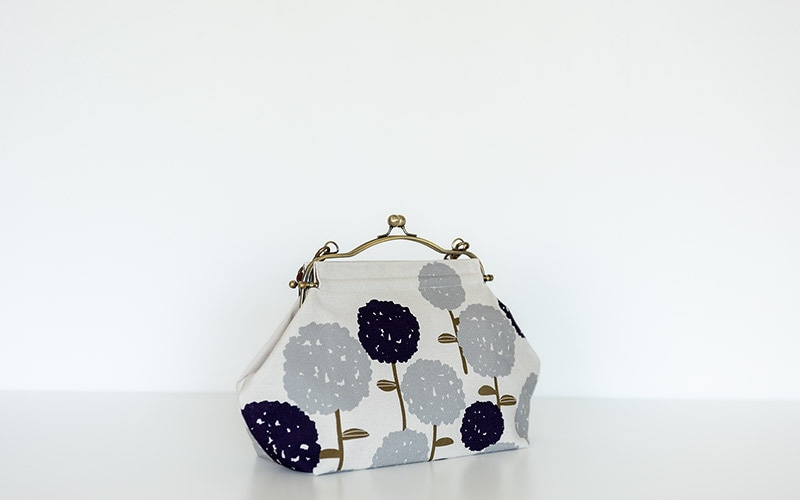 横長ベンリーがま口「こでまり」