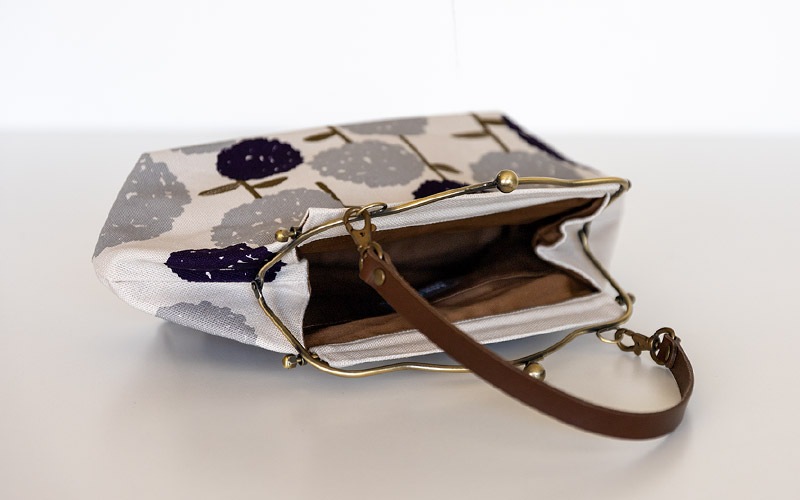 横長ベンリーがま口「こでまり」