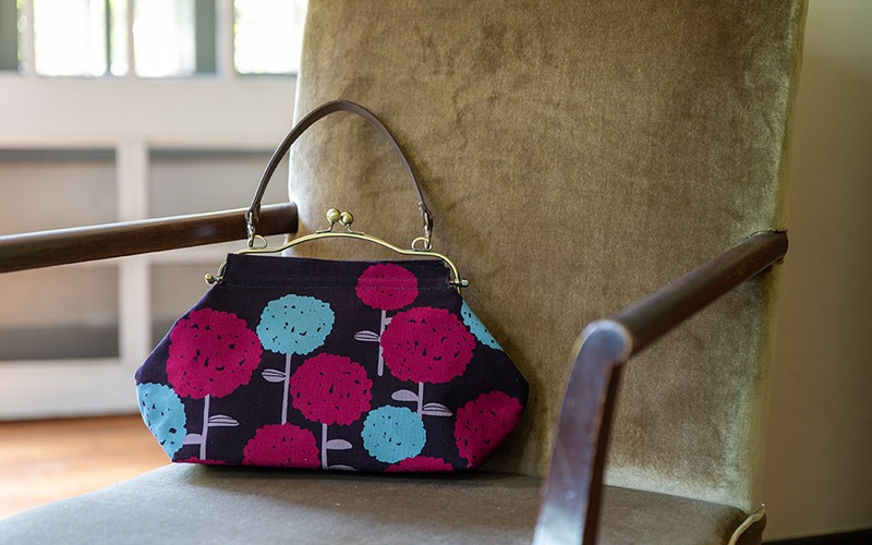 横長ベンリーがま口「こでまり」