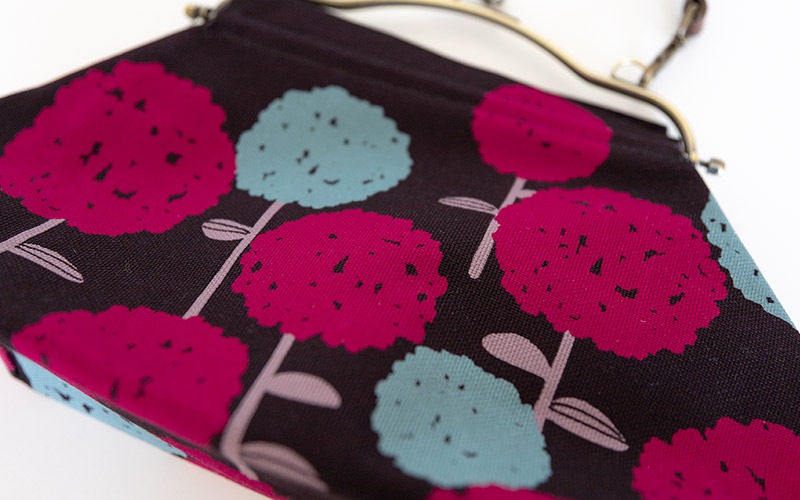 横長ベンリーがま口「こでまり」