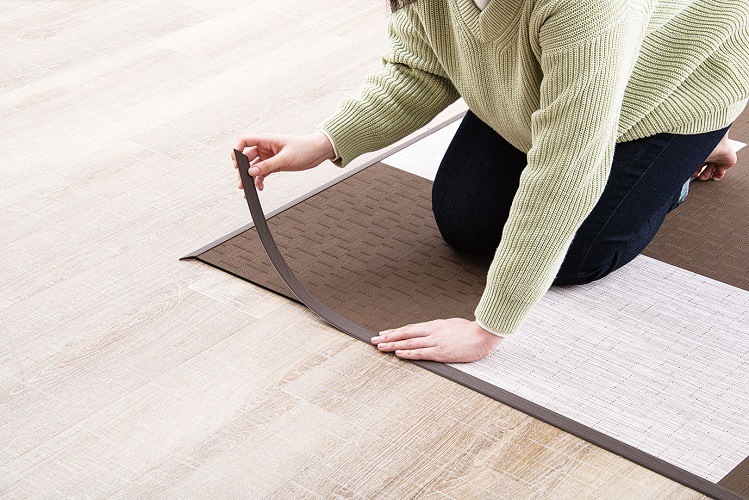 モダンタイルカーペット「Viela（ビエラ）」吸着シートタイプ450mm角