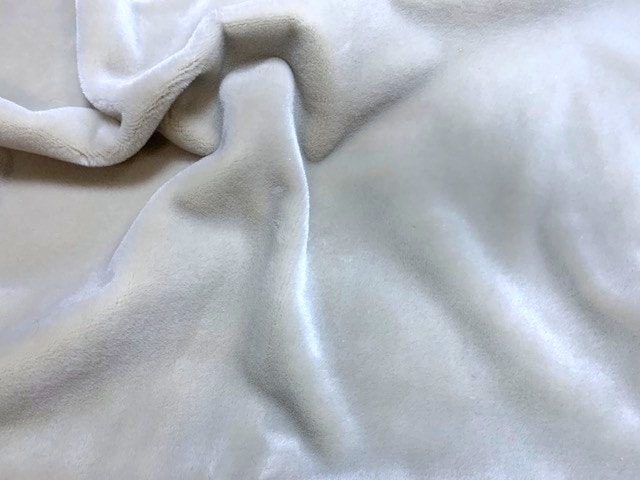 シンセティック（化繊）　毛足1cm　プラチナホワイト　SYLT03