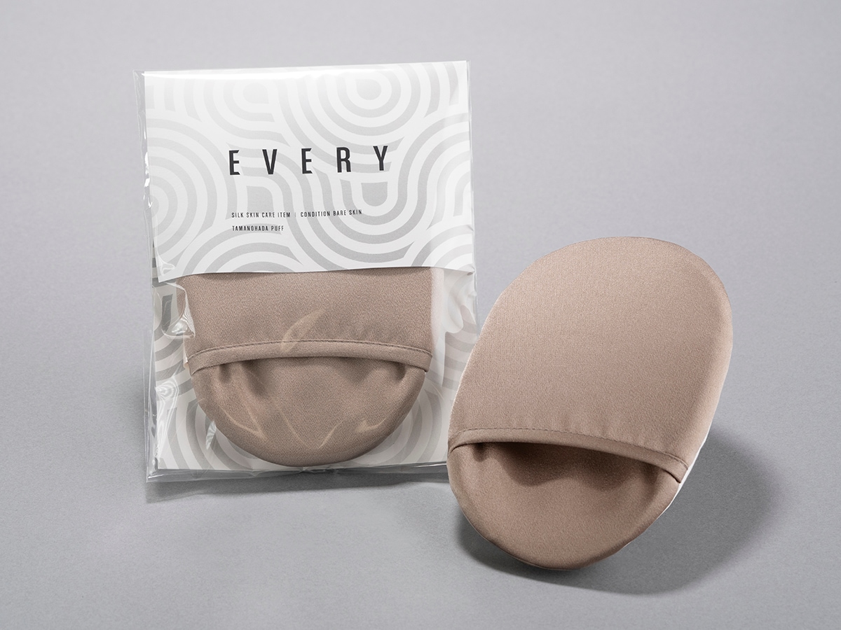 EVERY　珠の肌パフ