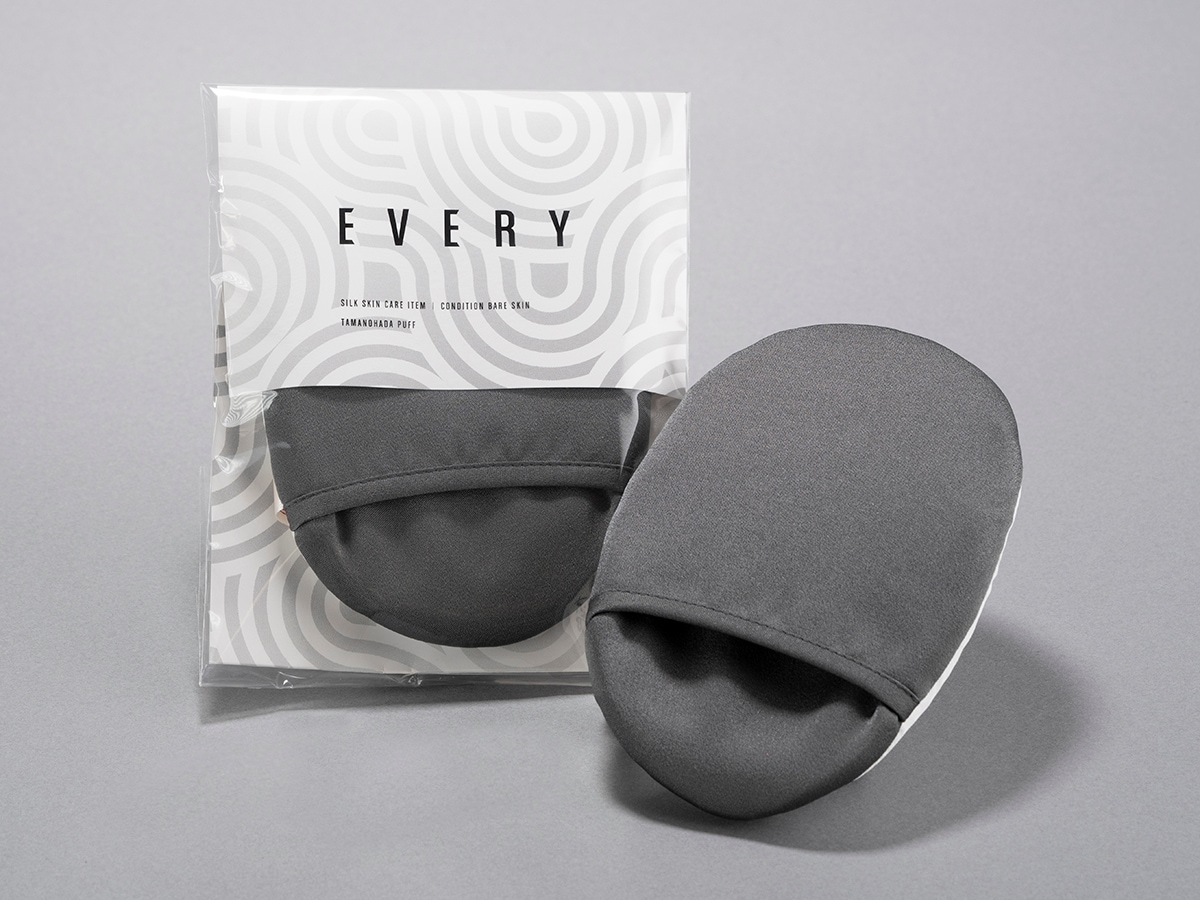 EVERY　珠の肌パフ