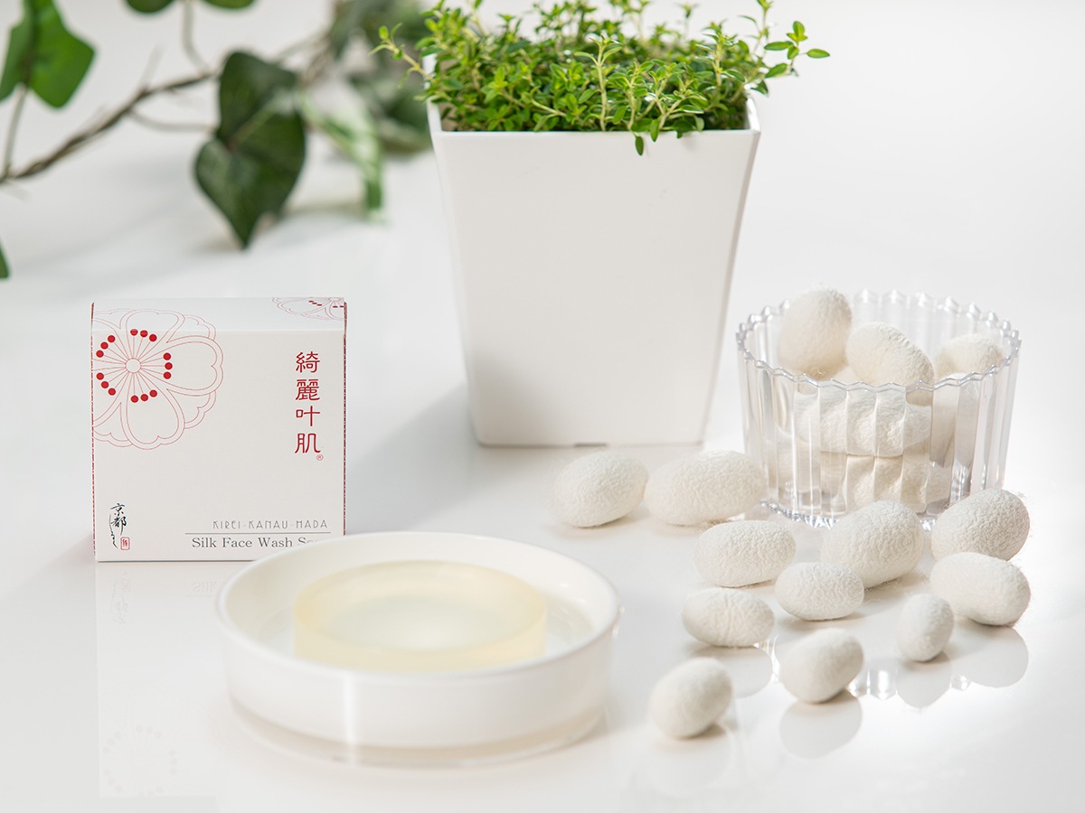 綺麗叶肌　枠練り洗顔石鹸