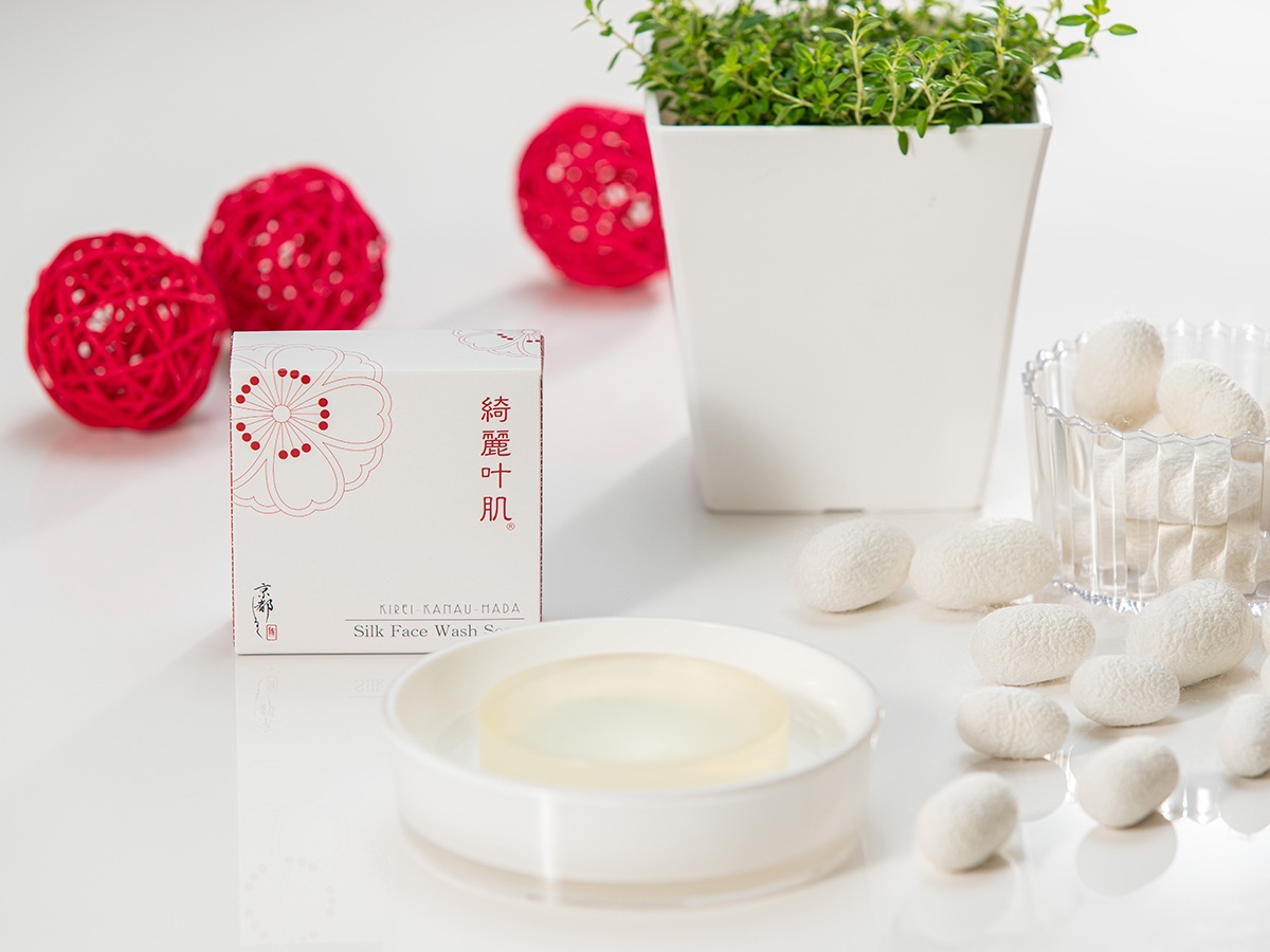 綺麗叶肌　枠練り洗顔石鹸