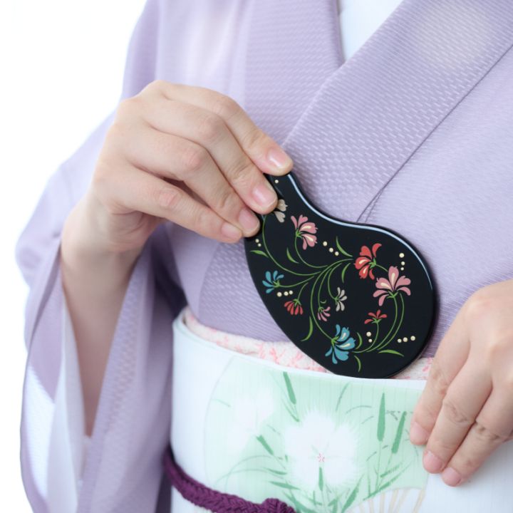 【在庫残りわずか！】【数量限定】花蒔絵手鏡（木製漆塗）