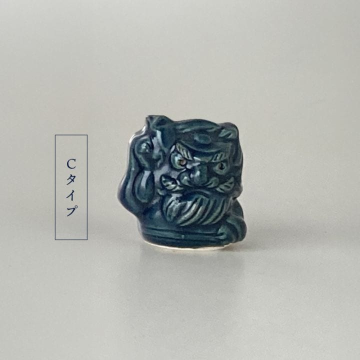 頭上で剣を構える鍾馗さん