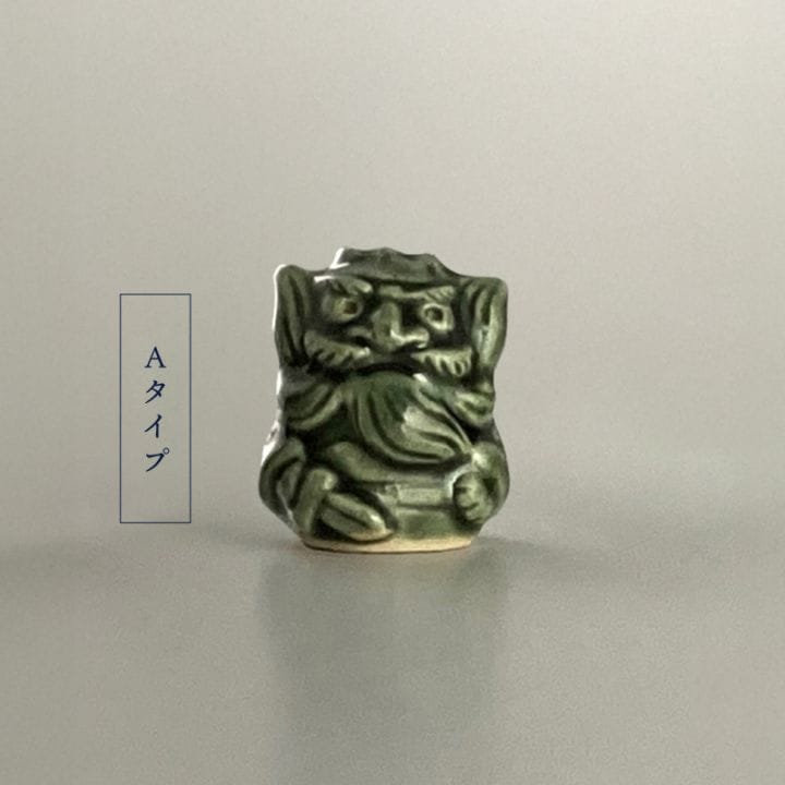 剣を下ろしている鍾馗さん