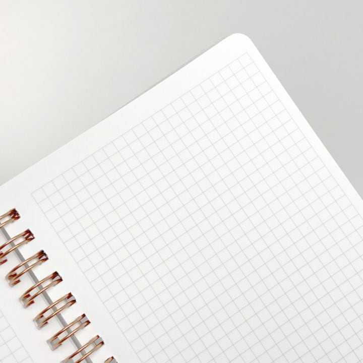 本文紙は使いやすい4mmの方眼入り。