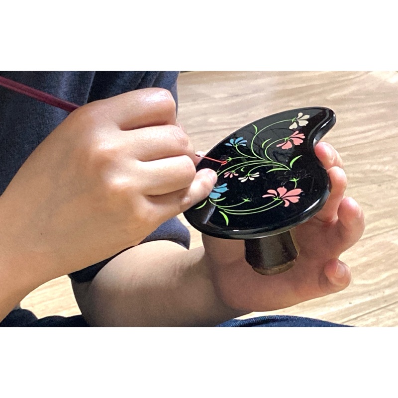 【在庫残りわずか！】【数量限定】花蒔絵手鏡（木製漆塗）