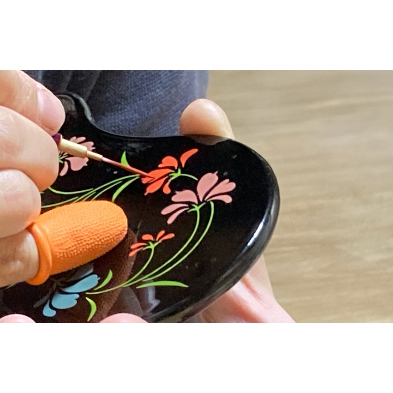 【在庫残りわずか！】【数量限定】花蒔絵手鏡（木製漆塗）