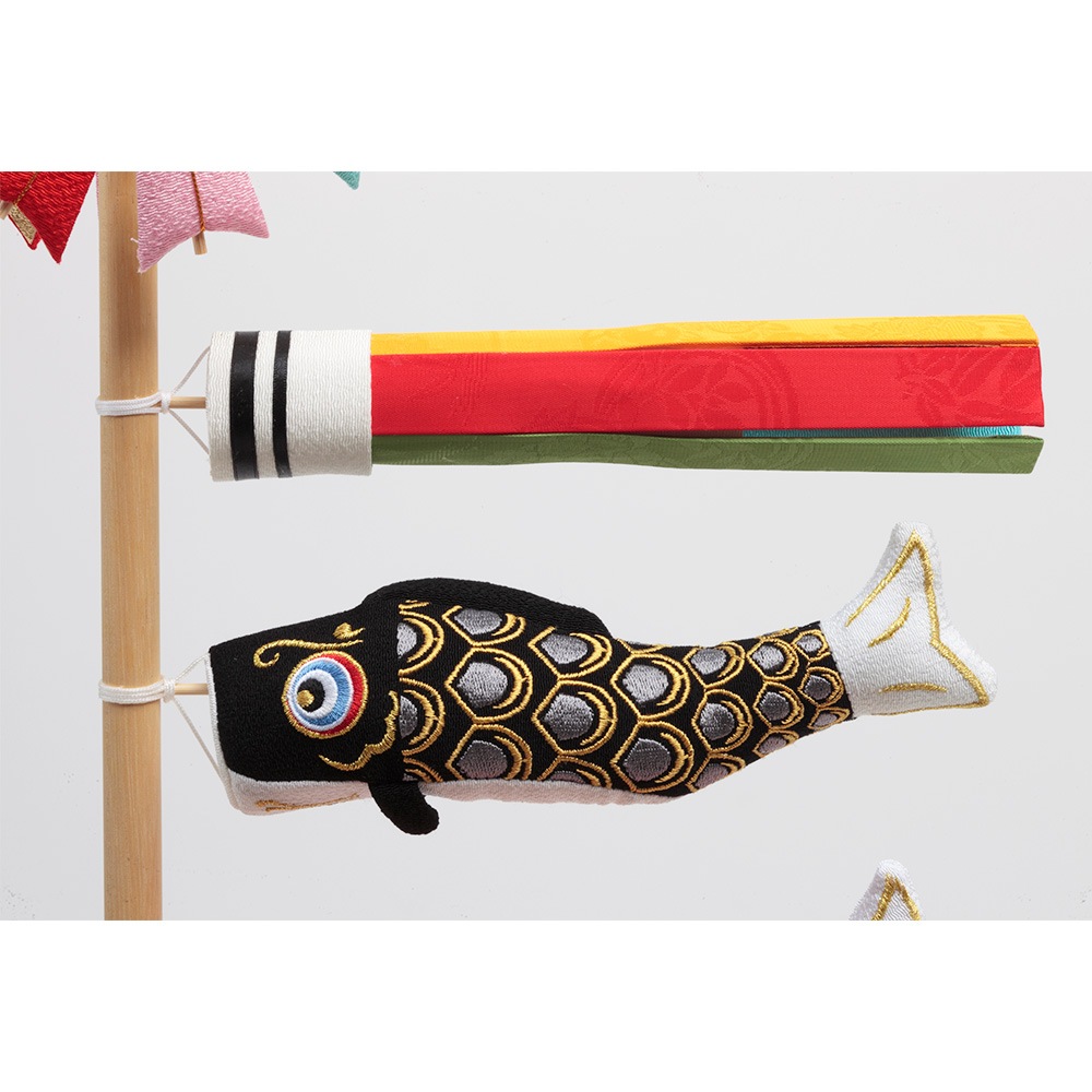 yuu「猫の窓辺」「鯉のぼり飾り」 五月小物 R-5596 スタンド（大）そよ風鯉のぼり 大笑いトラ猫付