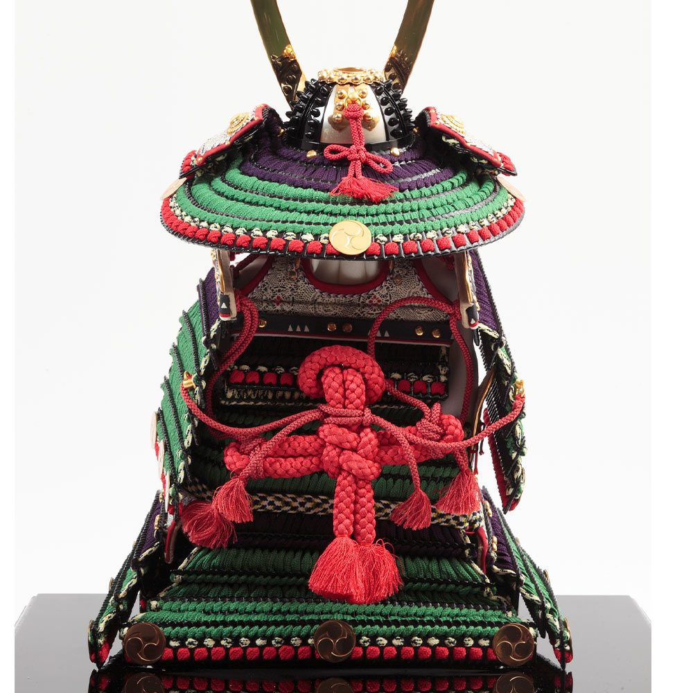 加藤峻厳作　黒子札　紫裾濃縅　1/3兜　久月監査製　定価188,000円 五月人形】正絹紫裾濃縅 和紙小札1/4兜床飾り 加藤鞆美作