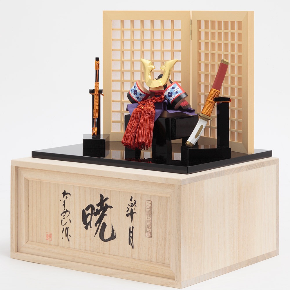 南雲作　伊代一刀彫り　五月人形　兜飾り　暁　兜（5月人形・収納兜飾り・木彫り） 南雲作 伊代一刀彫り 五月人形 兜飾り 暁 兜5月人形・収納兜飾り