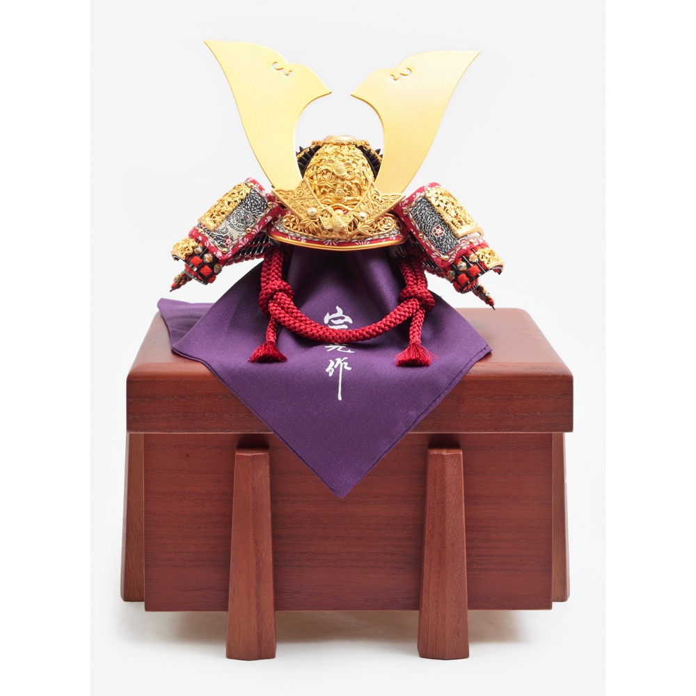 中村宗光作 アルミフレーム三段 竹雀之兜飾り 国宝シリーズ スライド式