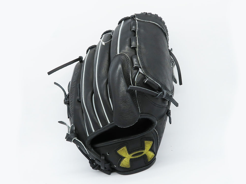 アンダーアーマー少年軟式用グラブ アンダーアーマー、軟式グラブを