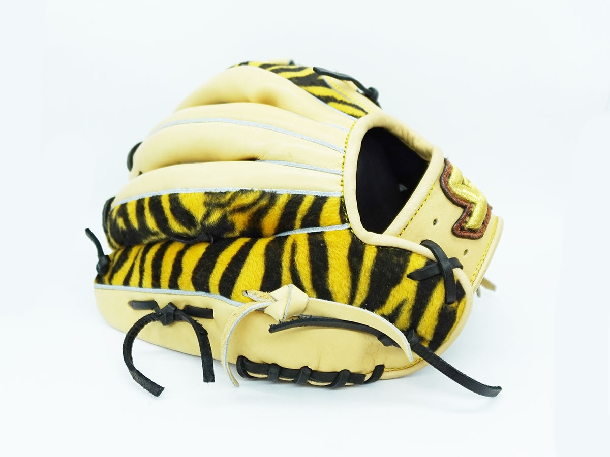 ア*コ様 シュアプレイ一般硬式投手グローブ！激シブ！虎柄ラベル！！ シュアプレイ オールラウンド用グローブ | 中古野球用品販売の球児先生