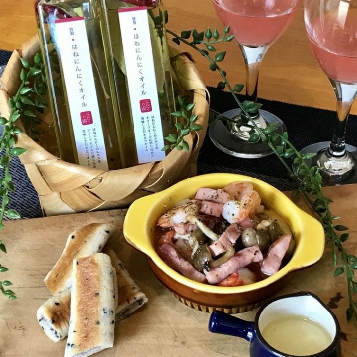 はねにんにくオイルと秘伝のたれセット ギフト桐箱入り | 佐賀の逸品