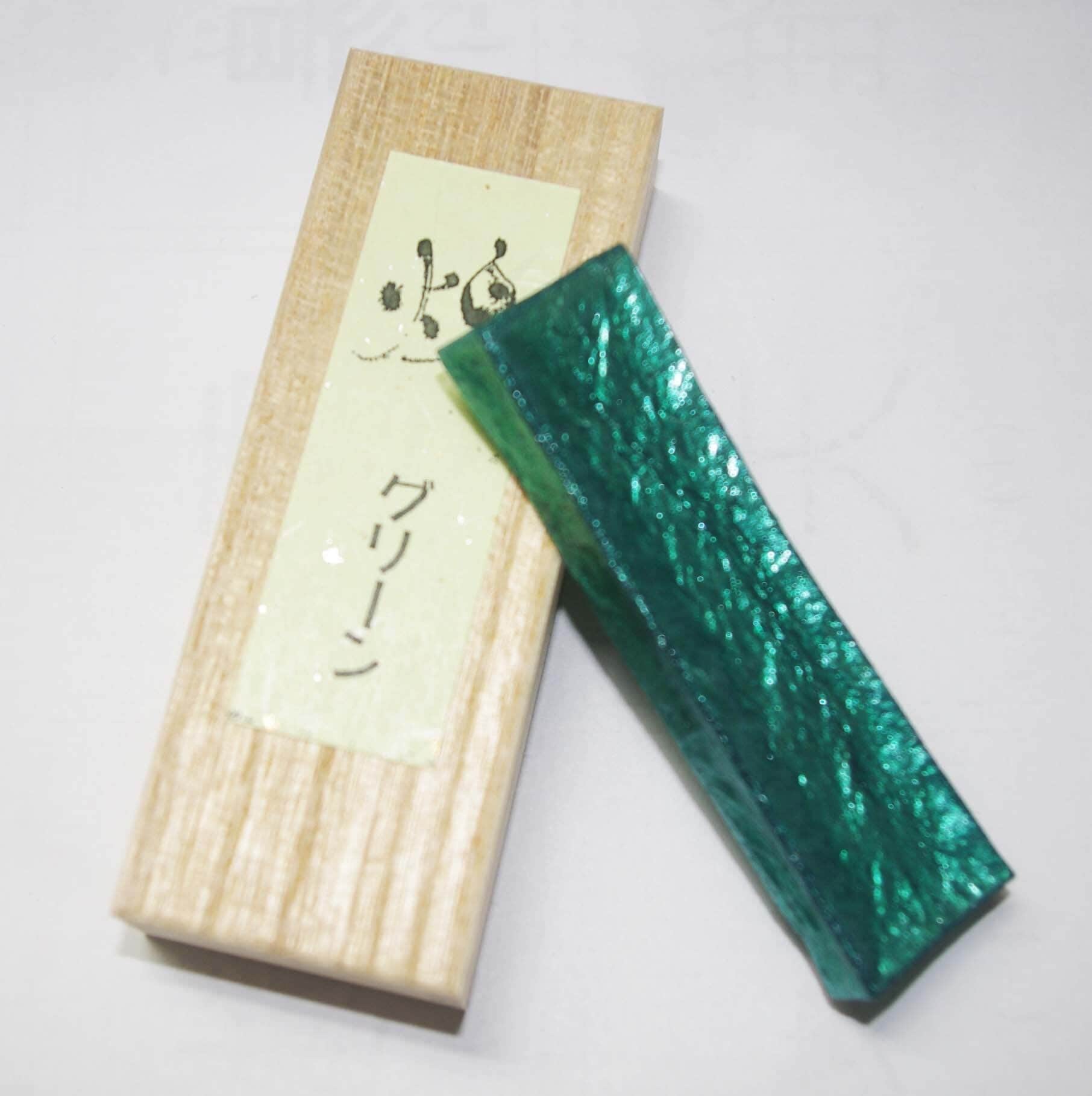 美石　鹿の子石　珍品 青森県の鹿の子石 台座制作のご依頼石の完成 台座 紫檀