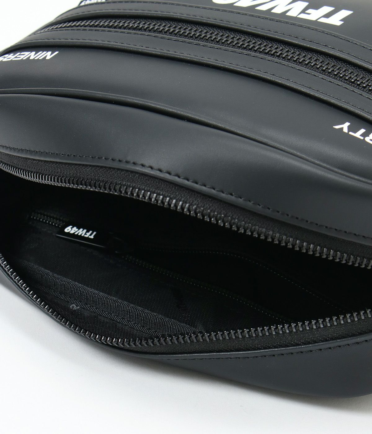 TFW49 / T132510006 / LEATHER SHOULDER BAG (2色) | BRAND,TFW49