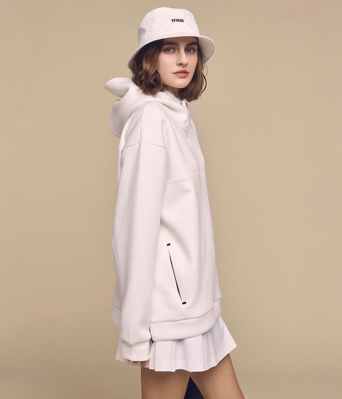TFW49 / T102510001 / CARDBOAD MATELIAL HOODIE (4色) / UNISEX