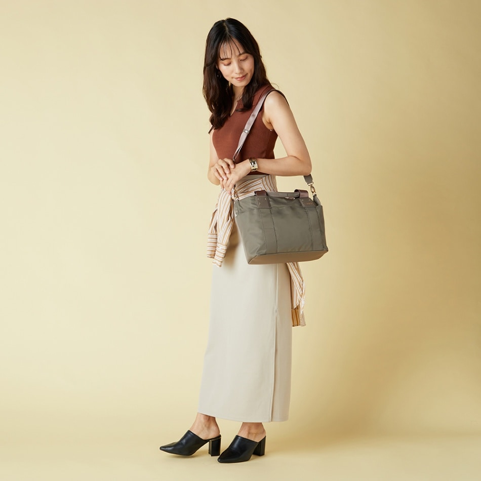 撥水加工で雨の日も安心◎ 2WAYナイロントート【軽量】