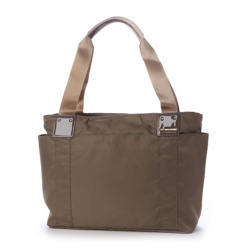 撥水加工で雨の日も安心◎ ナイロントートバッグ【軽量・A4収納】