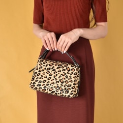 カウヘアーミニバッグ