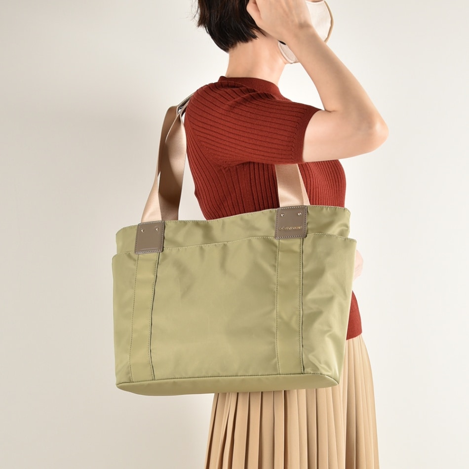 撥水加工で雨の日も安心◎ ナイロントートバッグ【軽量・A4収納】