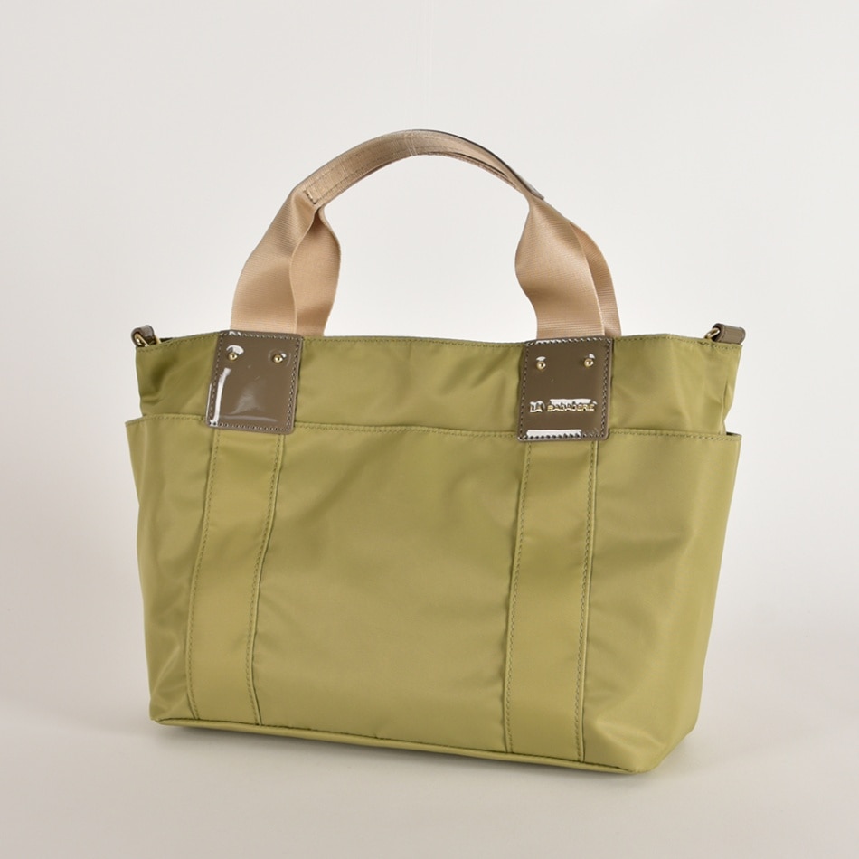 撥水加工で雨の日も安心◎ 2WAYナイロントート【軽量】