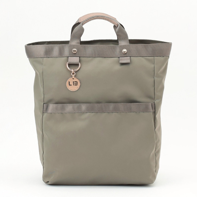 チャーム付き ナイロンスクエアリュック