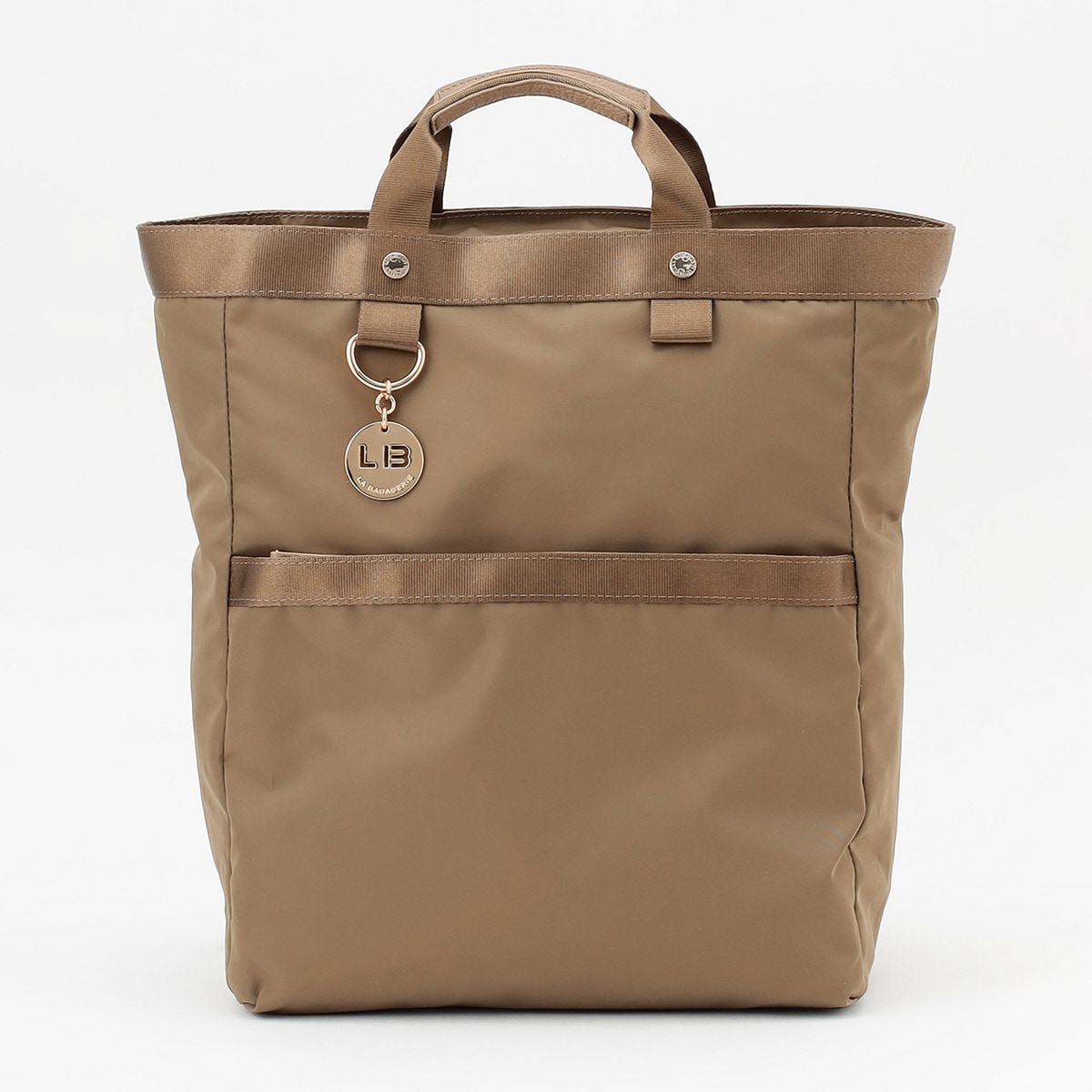 チャーム付き　ナイロンスクエアリュック