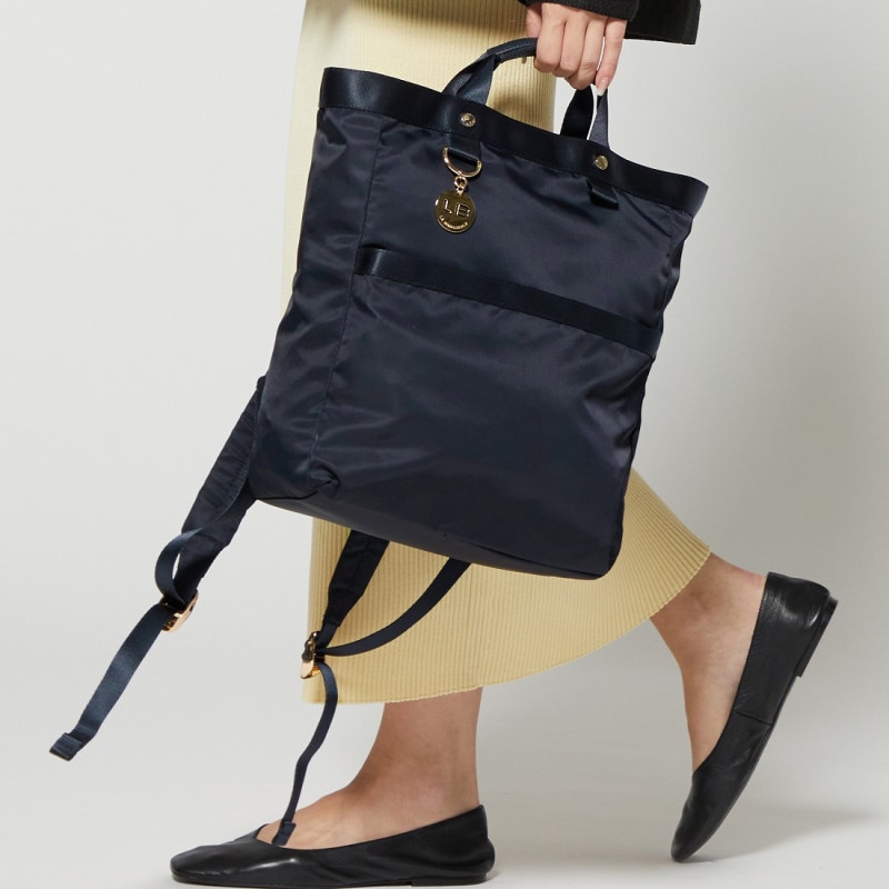 チャーム付き ナイロンスクエアリュック