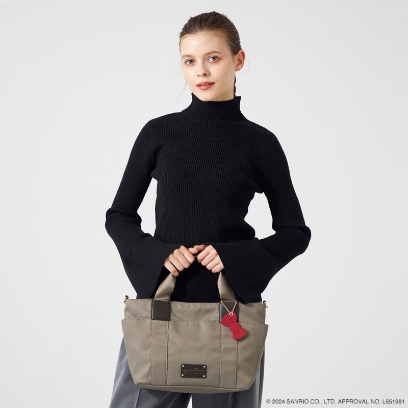 LA BAGAGERIE×HELLO KITTY リボンチャーム付き　デイリートート　Sサイズ