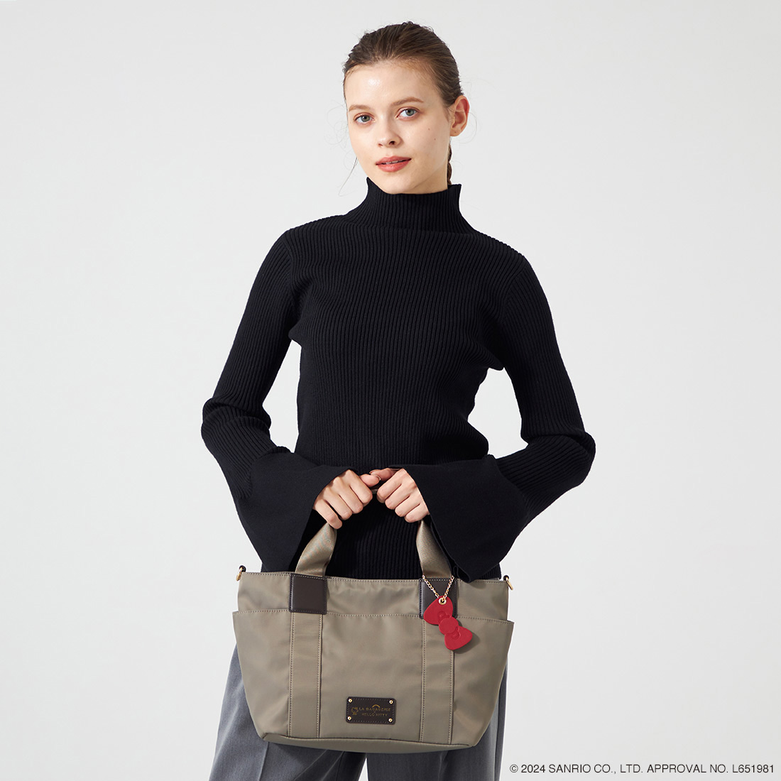 LA BAGAGERIE×HELLO KITTY リボンチャーム付き デイリートート Sサイズ