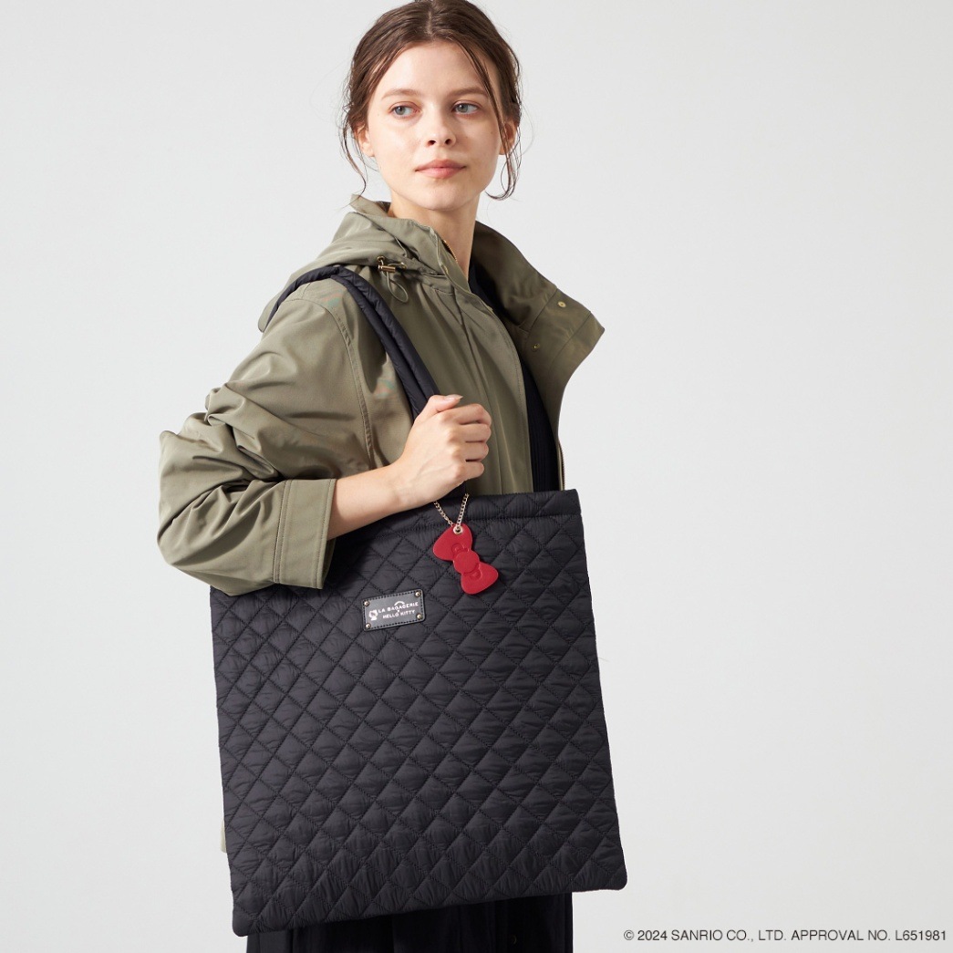 LA BAGAGERIE×HELLO KITTY リボンチャーム付き キルティングトート