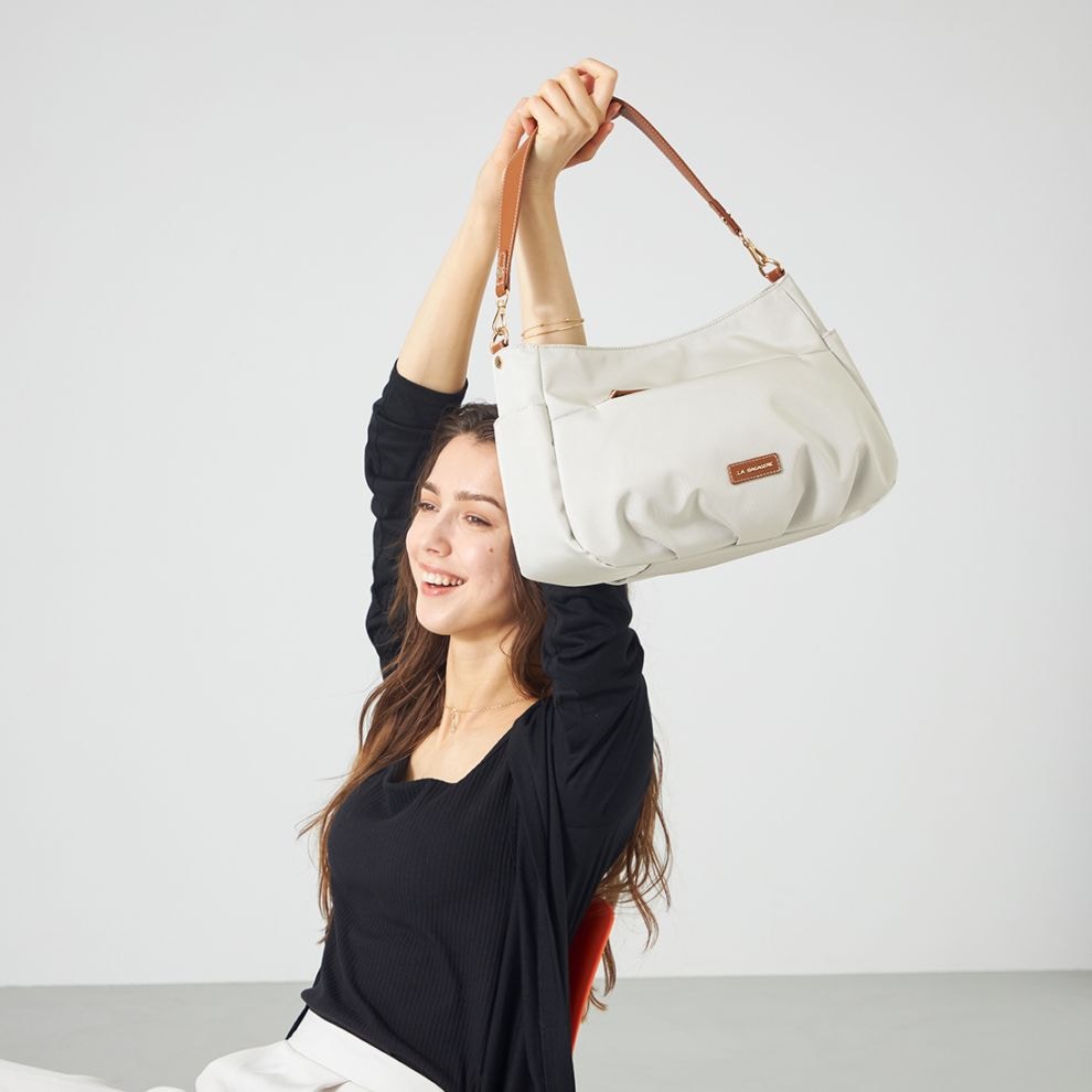 ポリエステルキャンバス　タックショルダー