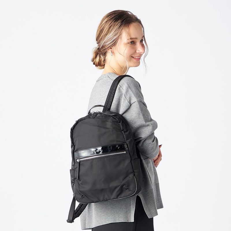 エナメルアクセントリュックサック